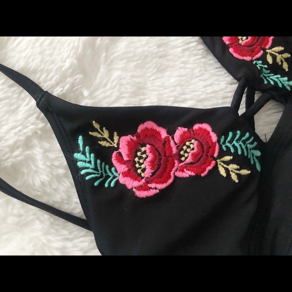Floral Black Bikini Top - Picture 3 of 4
